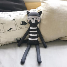 Cargar imagen en el visor de la galería, Peluche Gato Máximo
