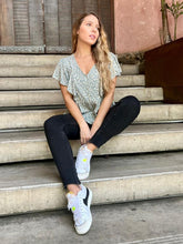 Cargar imagen en el visor de la galería, Blusa Juanita Verde
