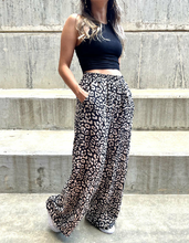 Cargar imagen en el visor de la galería, Pantalón Animal Print
